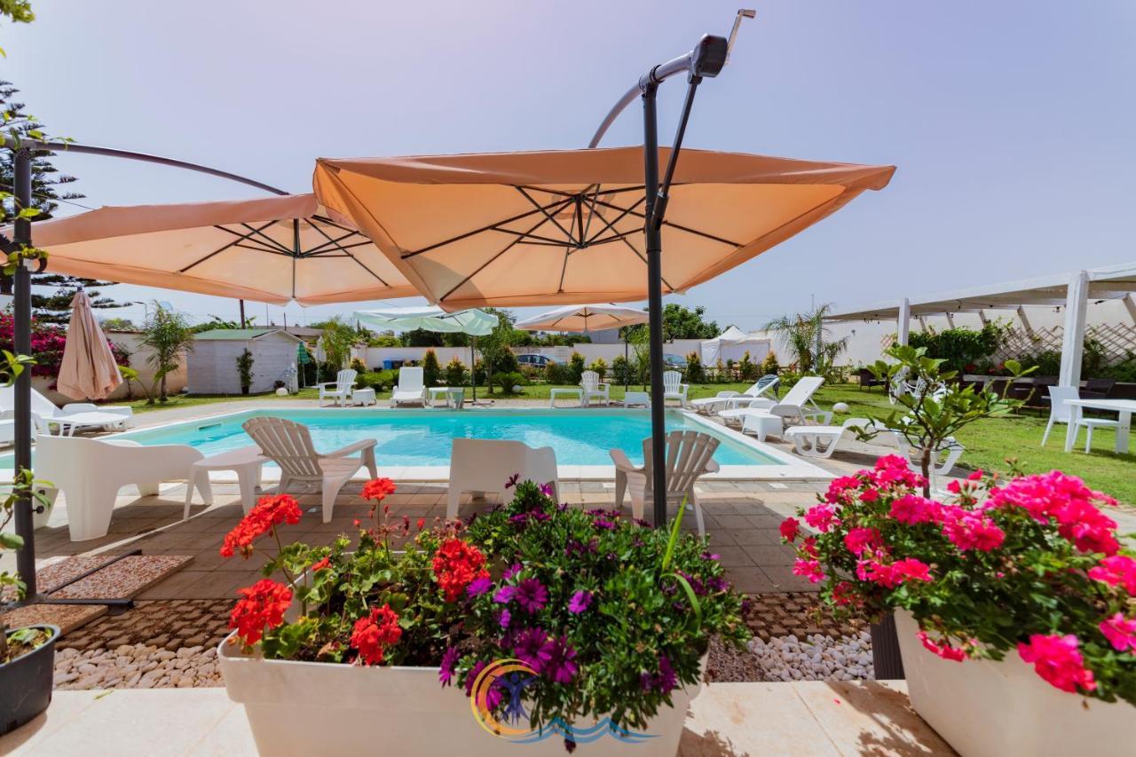Villa Leonardo San Foca - Room, Pool & Restaurant Exteriör bild