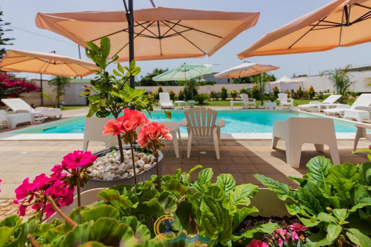 Villa Leonardo San Foca - Room, Pool & Restaurant Exteriör bild
