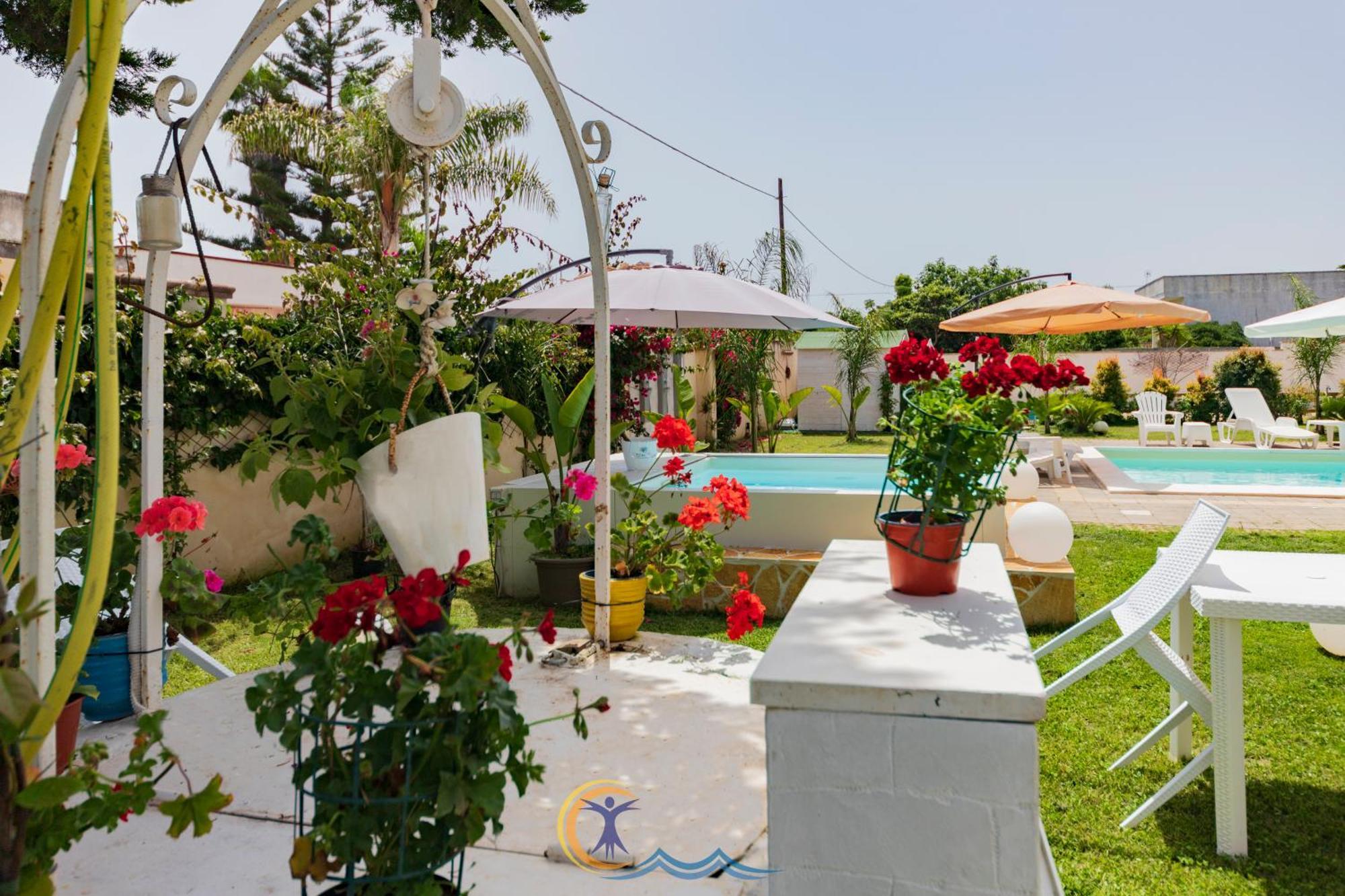 Villa Leonardo San Foca - Room, Pool & Restaurant Exteriör bild