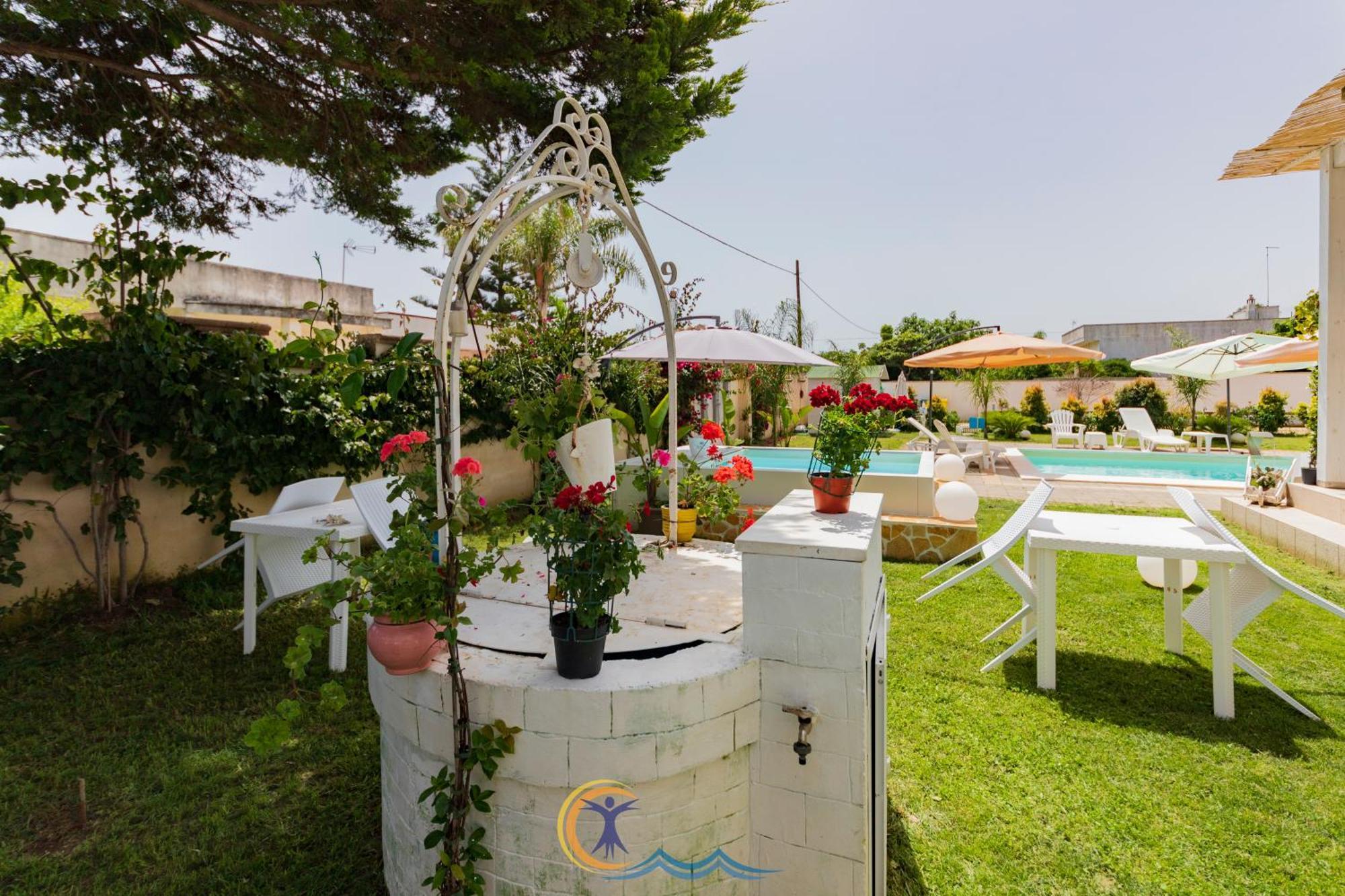 Villa Leonardo San Foca - Room, Pool & Restaurant Exteriör bild