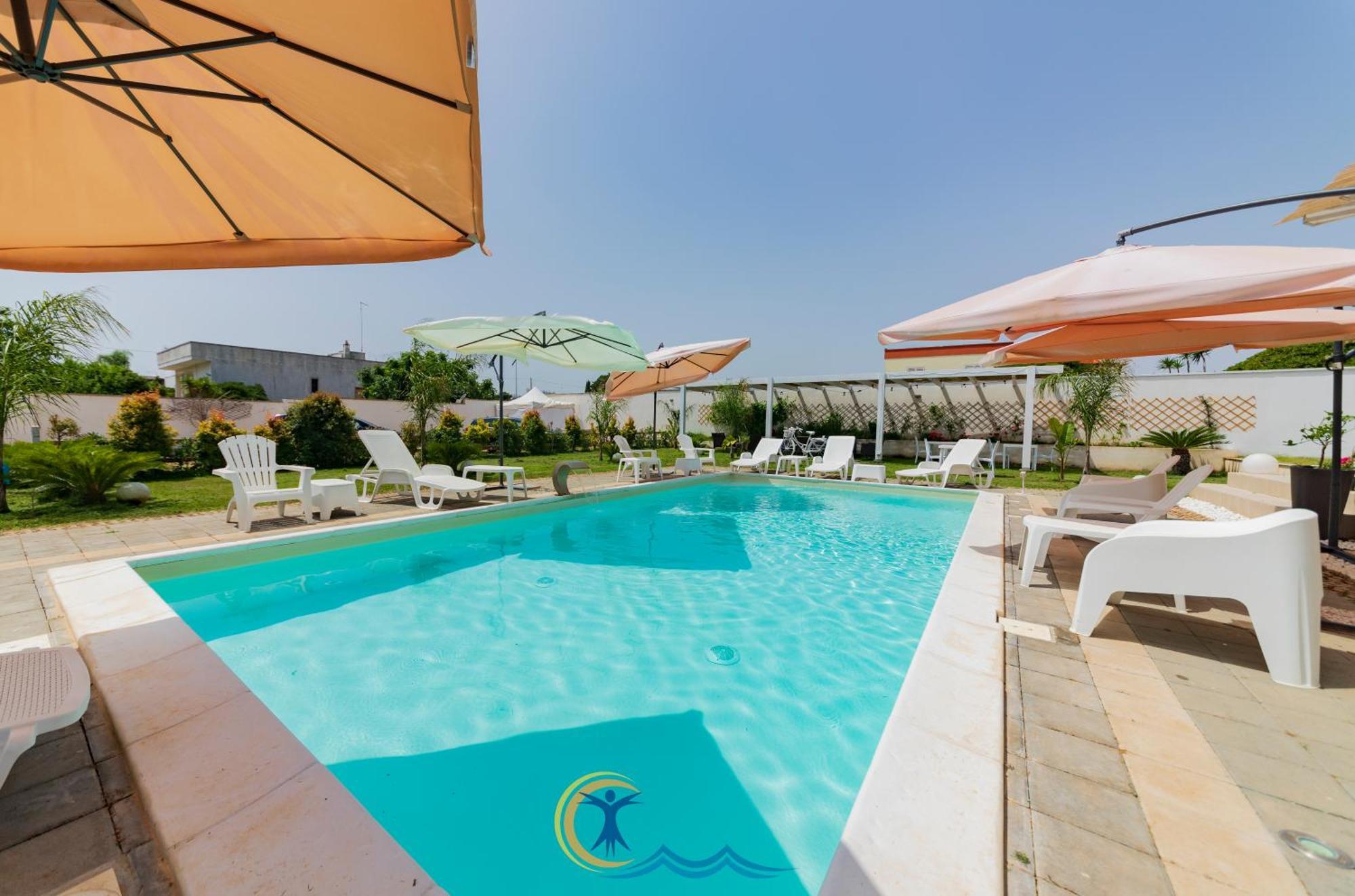 Villa Leonardo San Foca - Room, Pool & Restaurant Exteriör bild