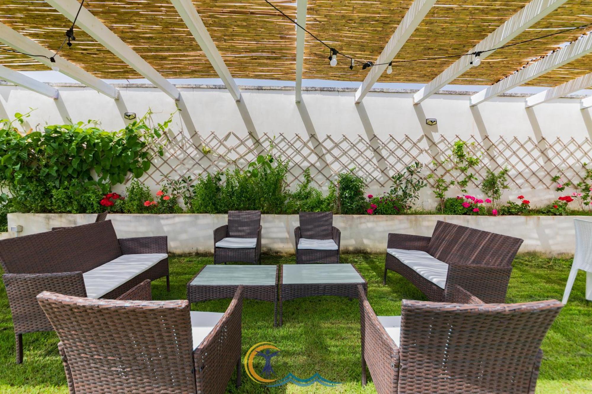 Villa Leonardo San Foca - Room, Pool & Restaurant Exteriör bild