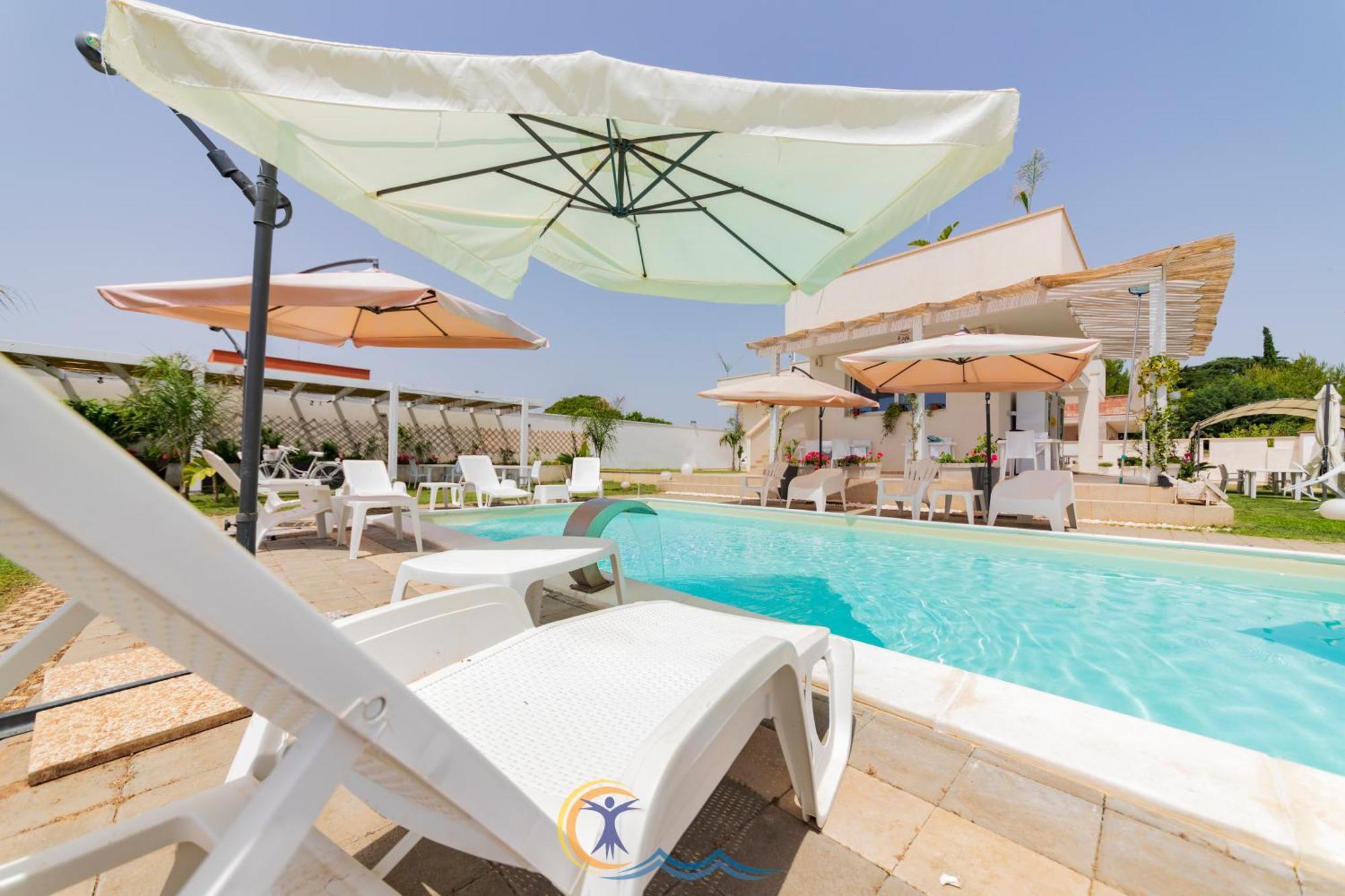 Villa Leonardo San Foca - Room, Pool & Restaurant Exteriör bild