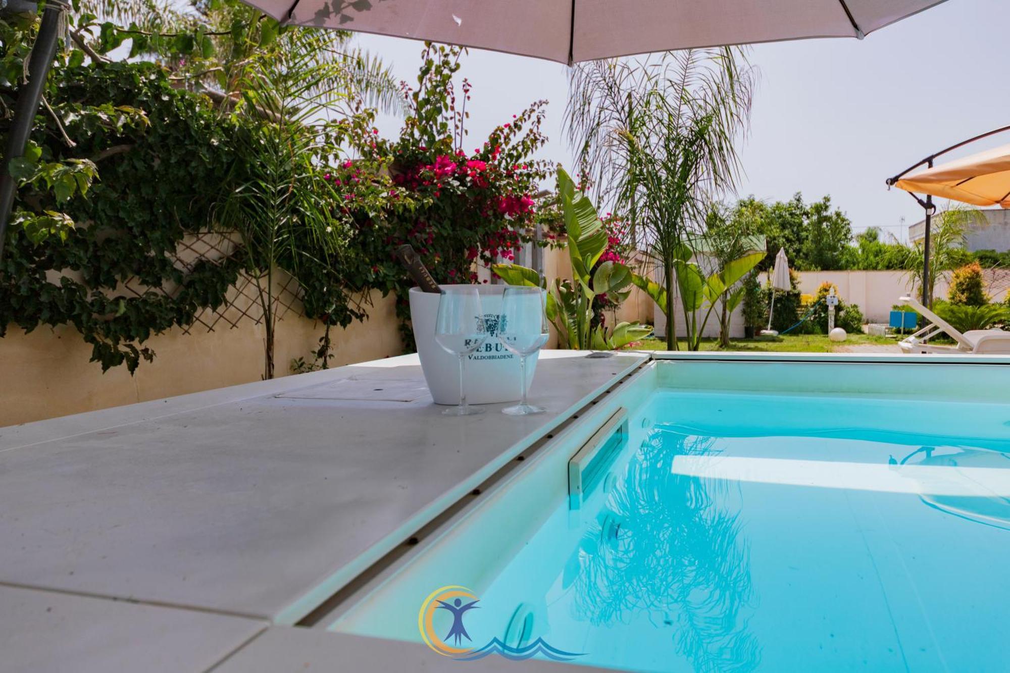 Villa Leonardo San Foca - Room, Pool & Restaurant Exteriör bild